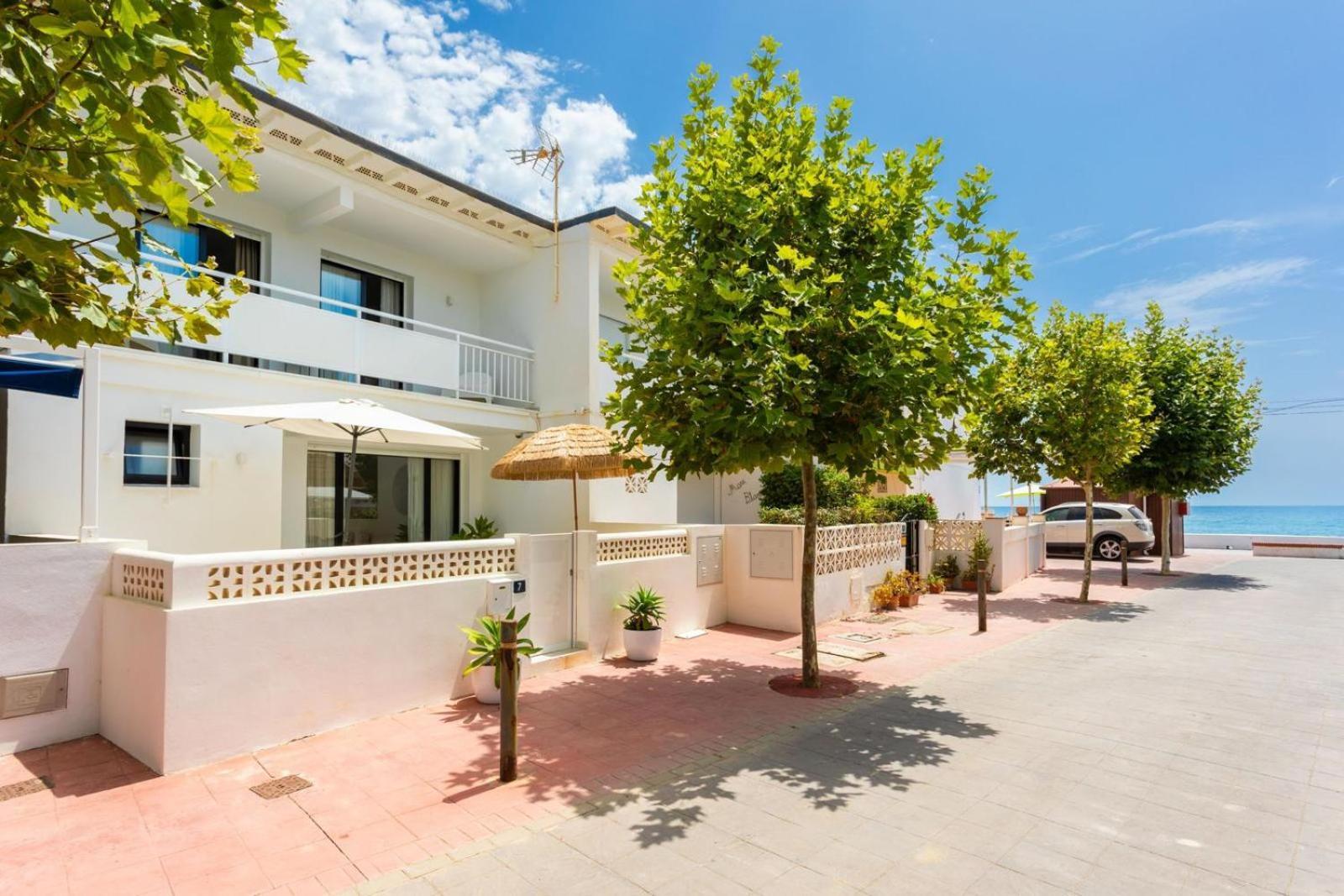 La Cala Beach Home - Beachfront Few Steps Away From Sandy Beach 라칼라데미야스 외부 사진