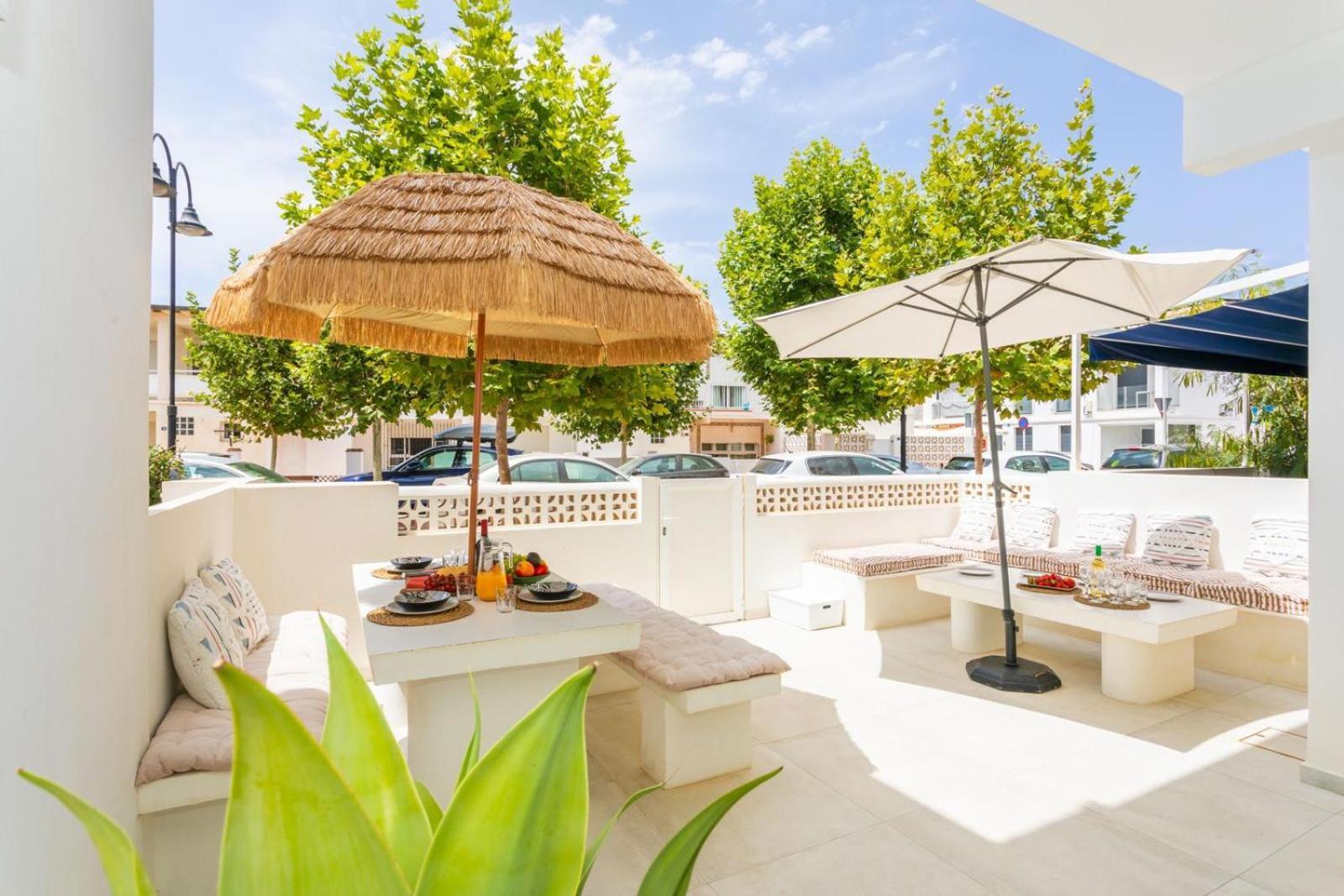 La Cala Beach Home - Beachfront Few Steps Away From Sandy Beach 라칼라데미야스 외부 사진
