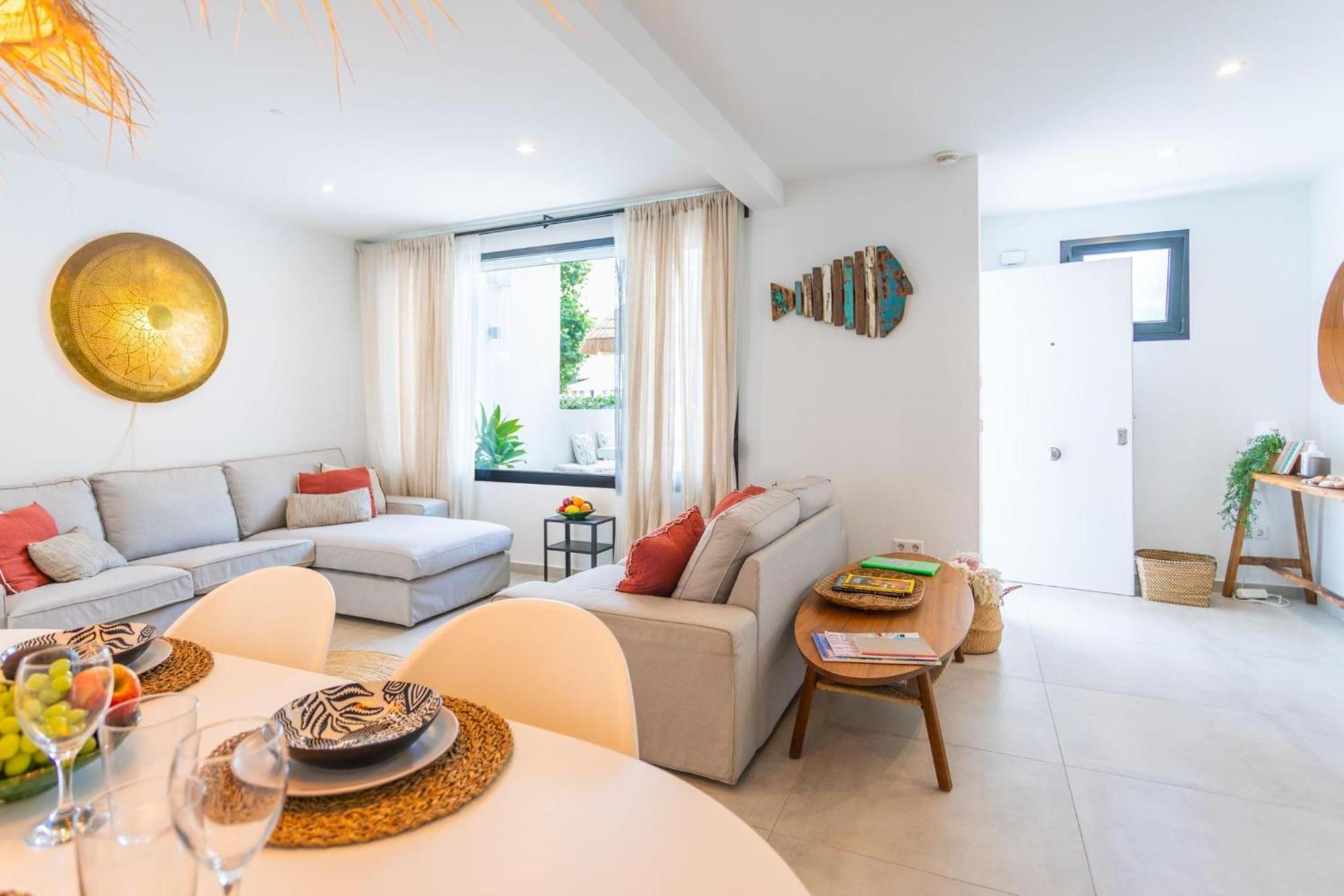 La Cala Beach Home - Beachfront Few Steps Away From Sandy Beach 라칼라데미야스 외부 사진