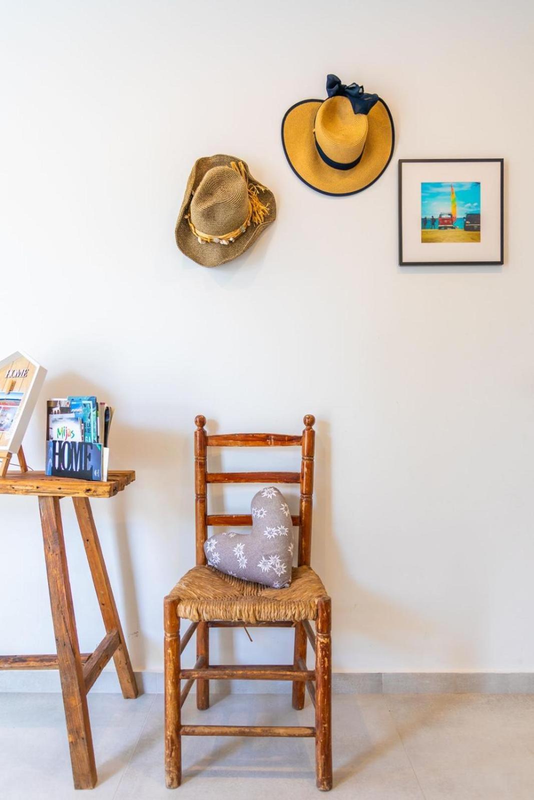 La Cala Beach Home - Beachfront Few Steps Away From Sandy Beach 라칼라데미야스 외부 사진