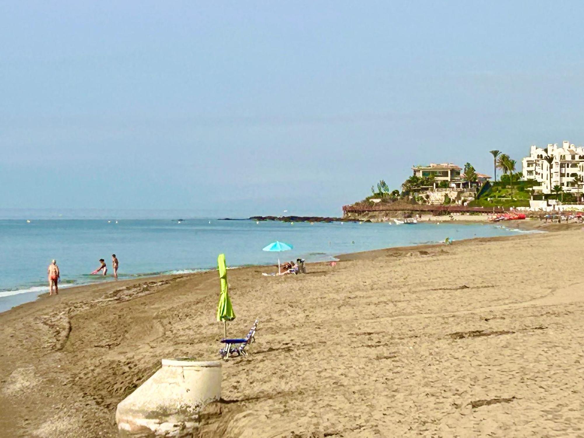 La Cala Beach Home - Beachfront Few Steps Away From Sandy Beach 라칼라데미야스 외부 사진