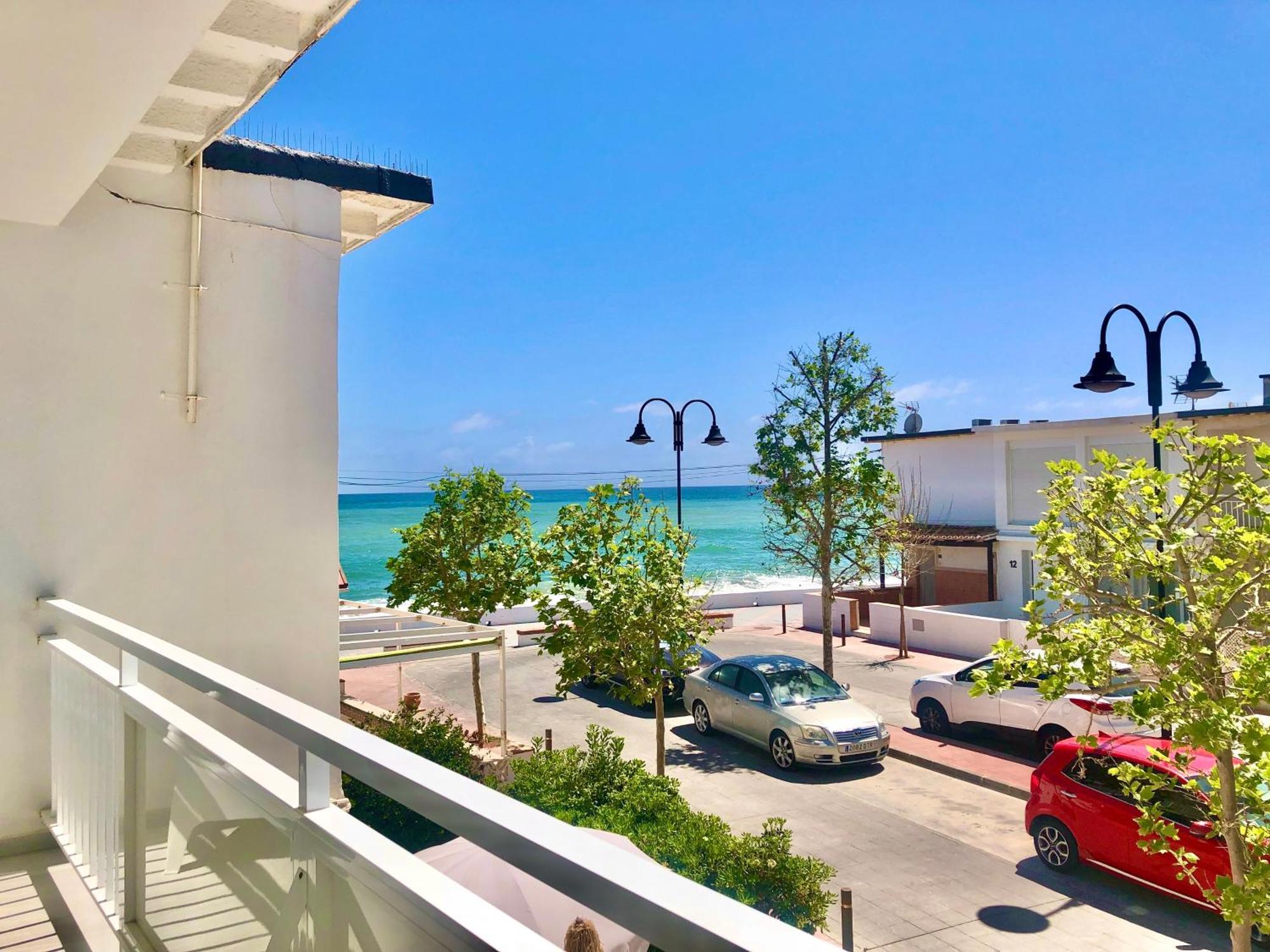 La Cala Beach Home - Beachfront Few Steps Away From Sandy Beach 라칼라데미야스 외부 사진