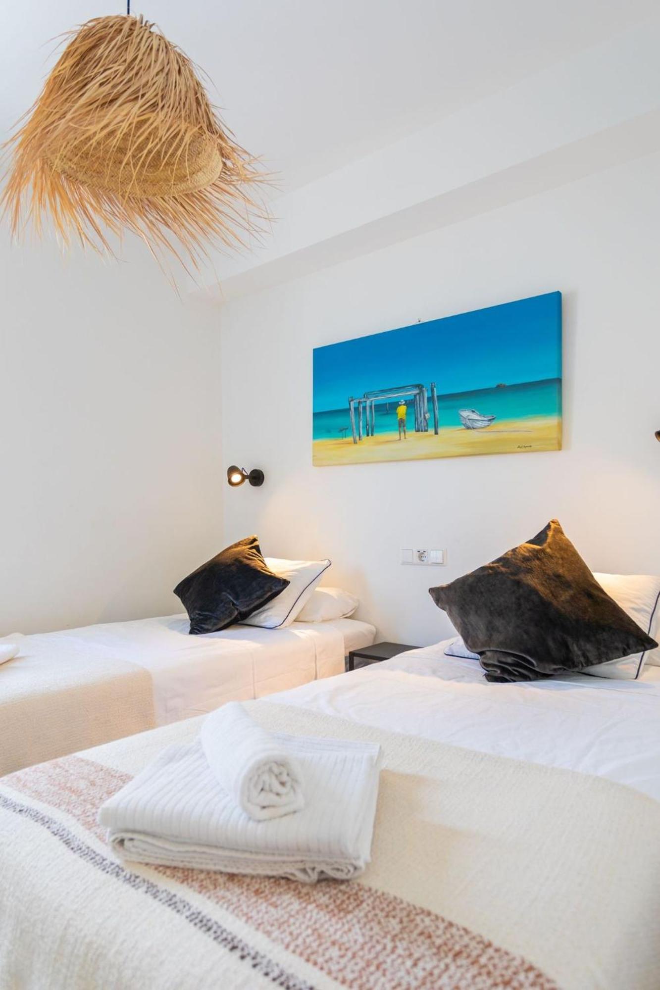 La Cala Beach Home - Beachfront Few Steps Away From Sandy Beach 라칼라데미야스 외부 사진