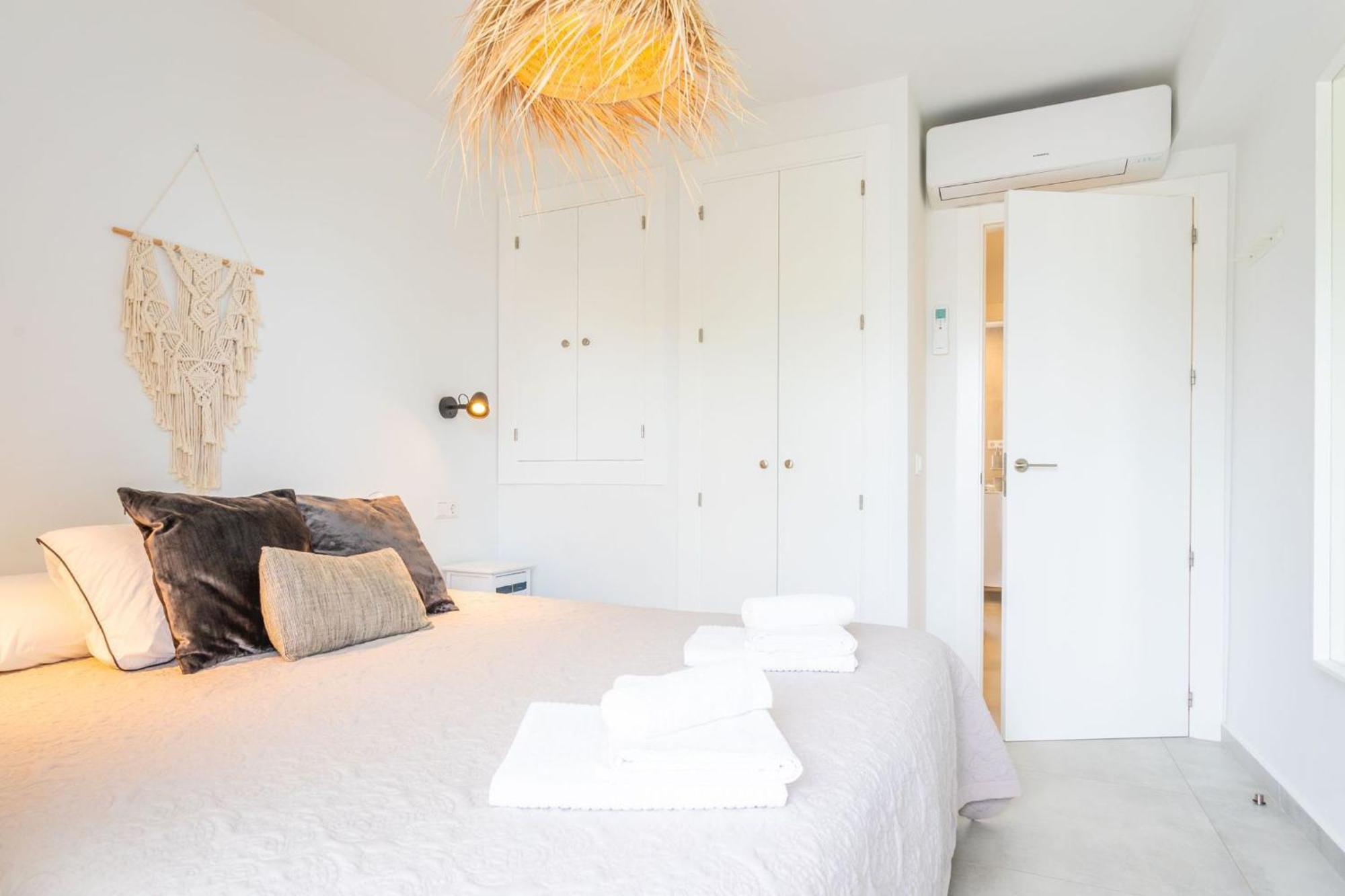 La Cala Beach Home - Beachfront Few Steps Away From Sandy Beach 라칼라데미야스 외부 사진
